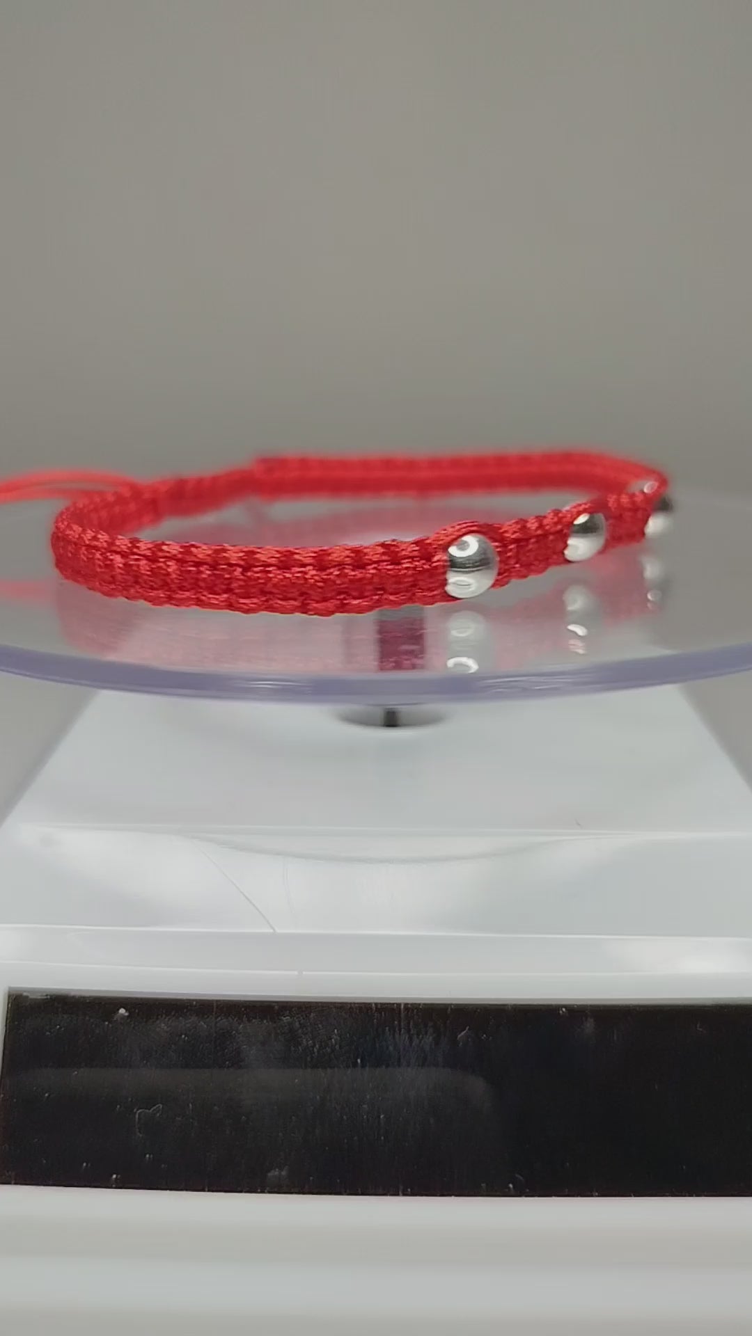 Pulsera hilo rojo con 5 balines de plata 950 ajustable hombre