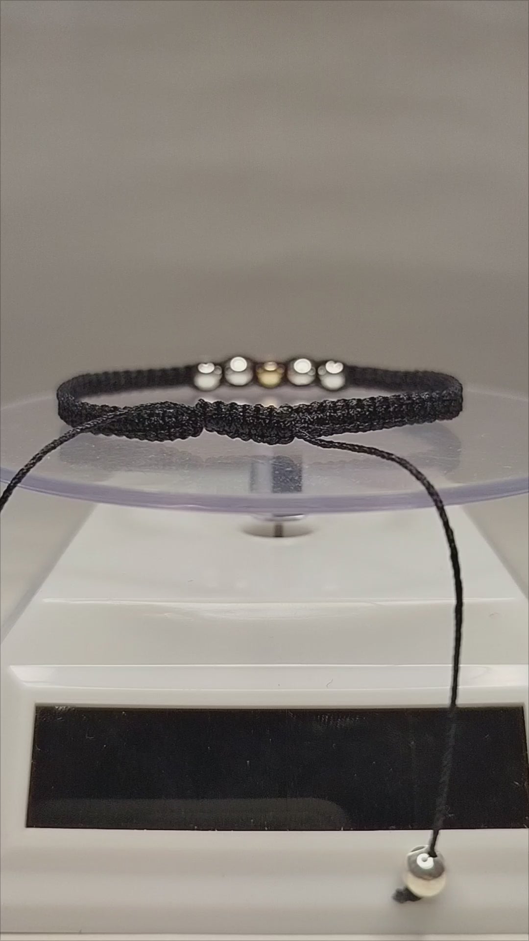 Pulsera hilo negro oro 18k y plata 950 bolitas hombre ajustable