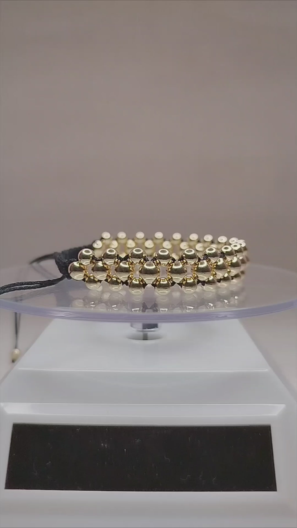Pulsera hilo negro con balines de oro 18k ajustable hombre