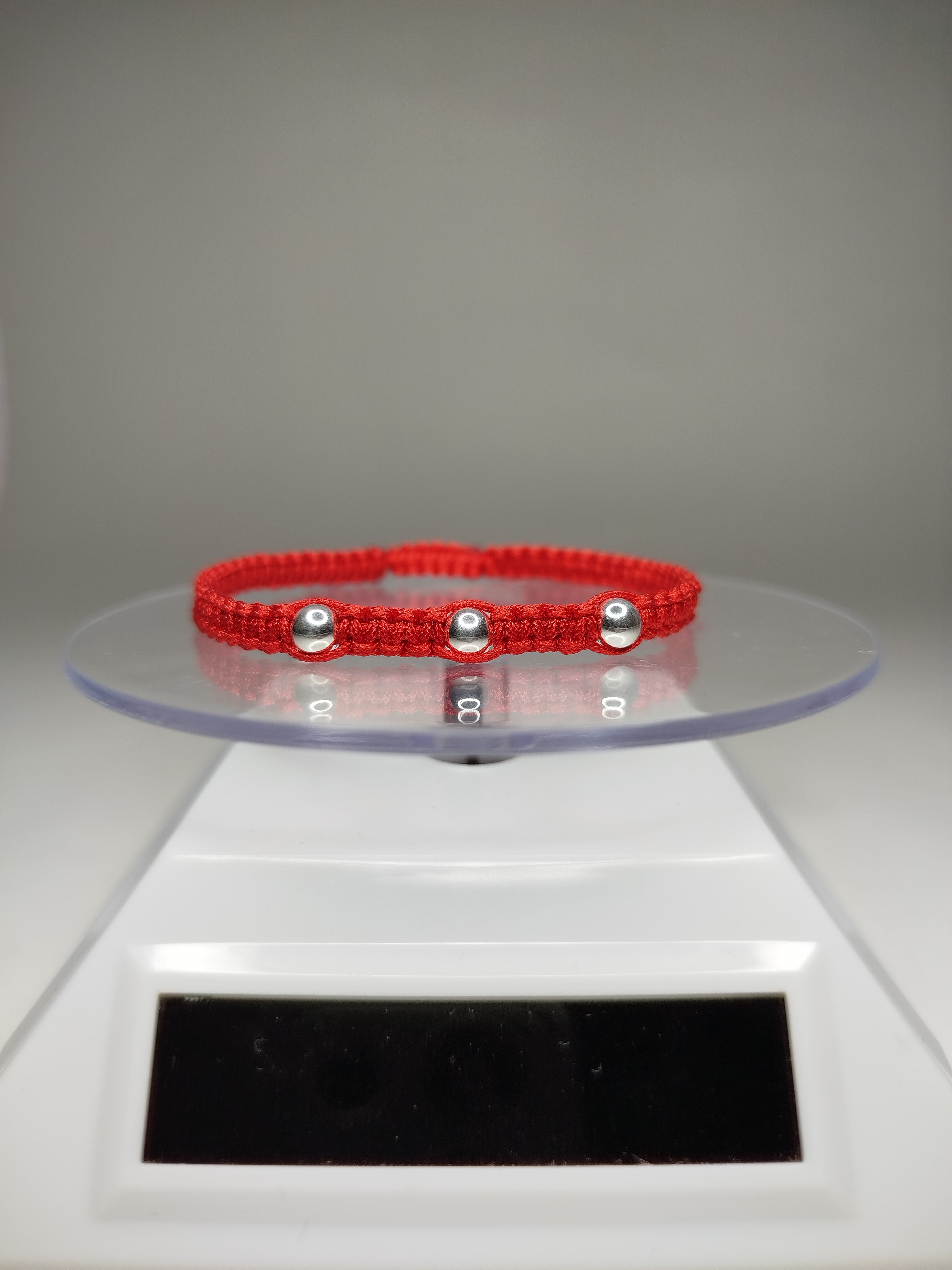 Pulsera hilo rojo con 5 balines de plata 950 ajustable hombre