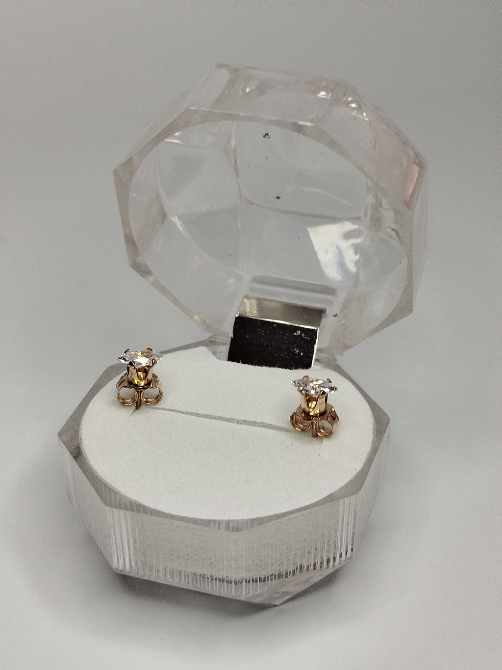 Aros de oro 14k con piedra circón hombre