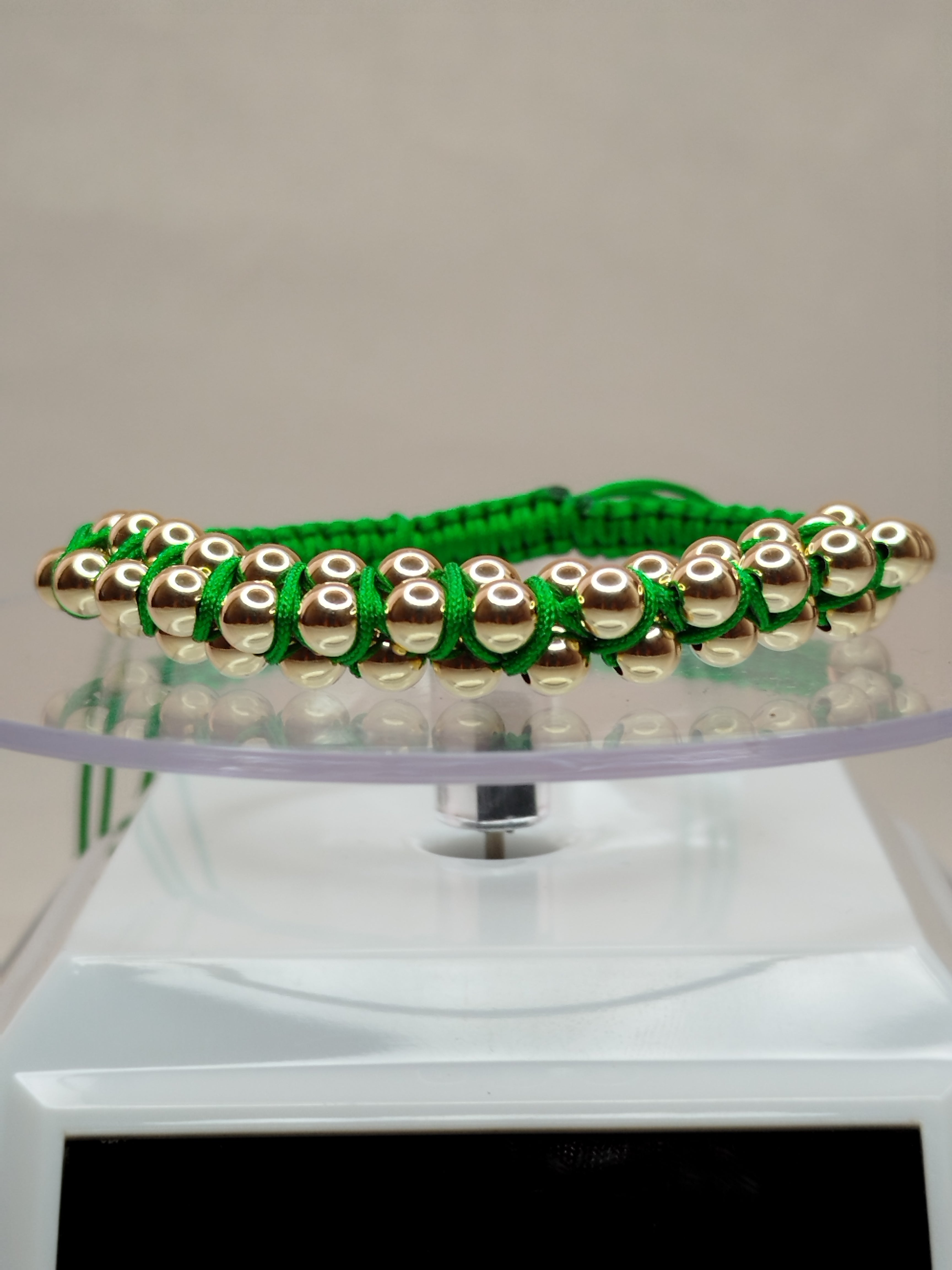 Pulsera hilo verde con balines de oro 18k ajustable hombre